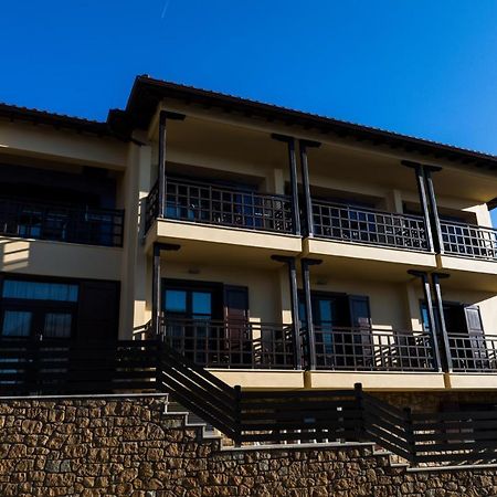 Helianthus Guesthouse อาโมเลียนี ภายนอก รูปภาพ