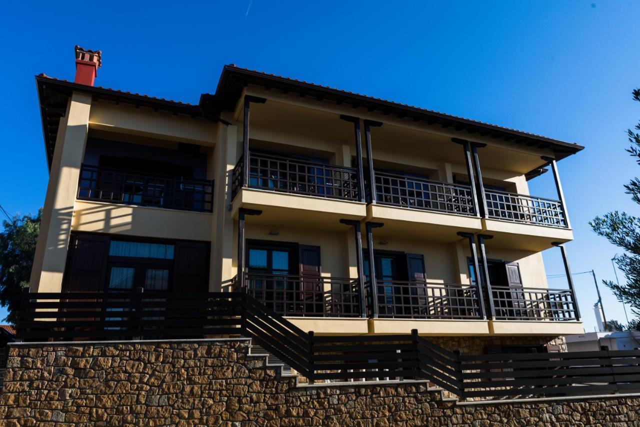 Helianthus Guesthouse อาโมเลียนี ภายนอก รูปภาพ