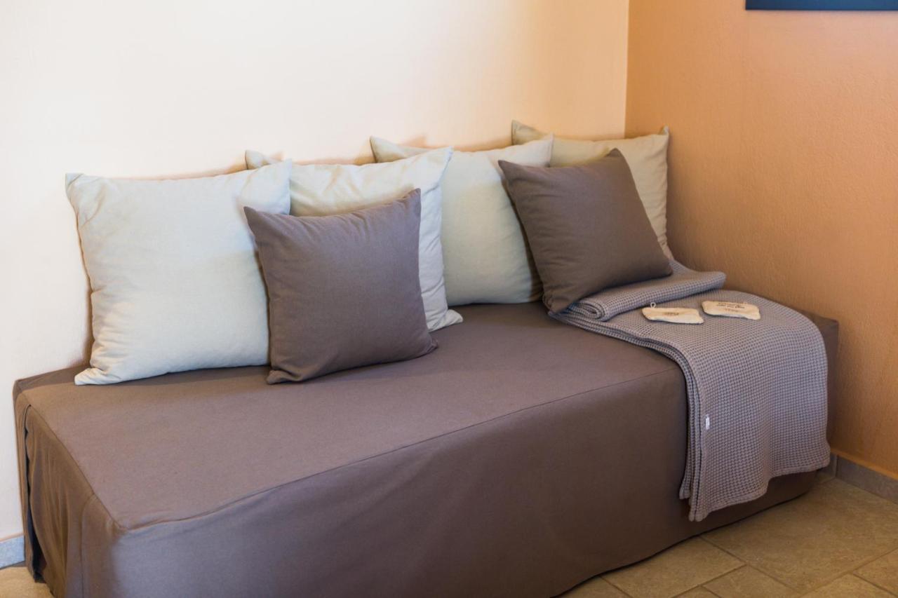 Helianthus Guesthouse อาโมเลียนี ภายนอก รูปภาพ
