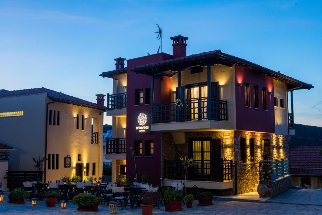 Helianthus Guesthouse อาโมเลียนี ภายนอก รูปภาพ