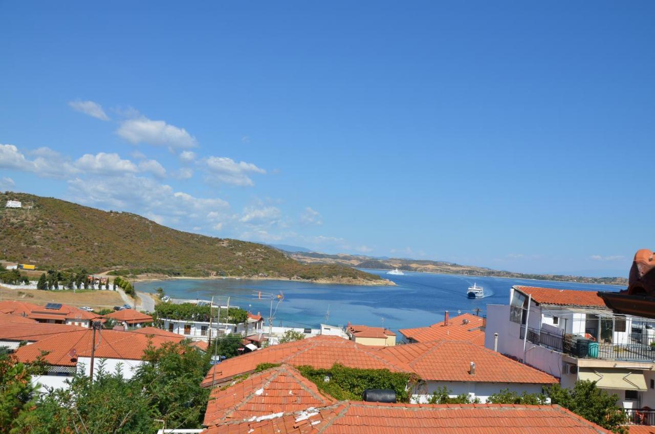 Helianthus Guesthouse อาโมเลียนี ภายนอก รูปภาพ
