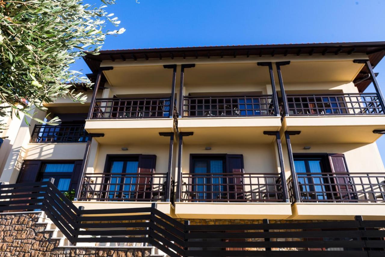 Helianthus Guesthouse อาโมเลียนี ภายนอก รูปภาพ