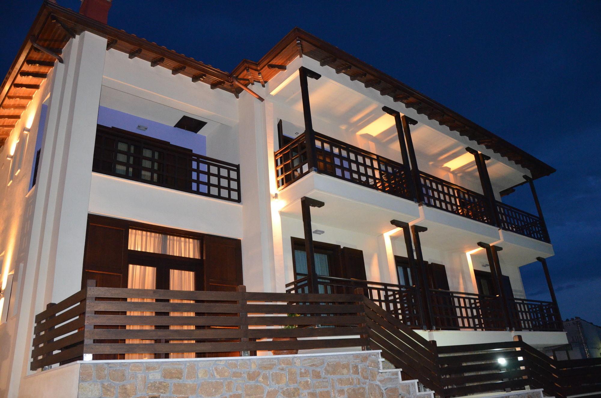 Helianthus Guesthouse อาโมเลียนี ภายนอก รูปภาพ